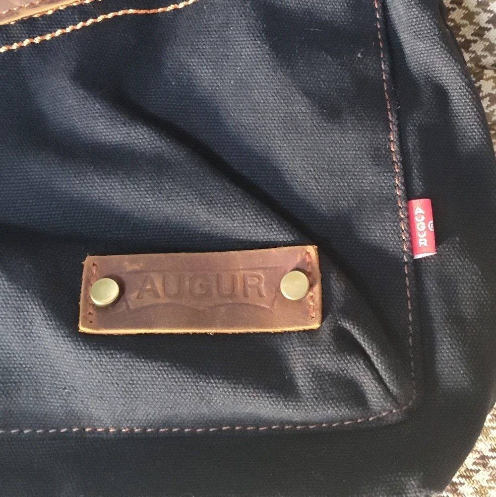 NWT Augur Unisex Black Canvas & Leather Messenger Crossbody Shoulder Bag